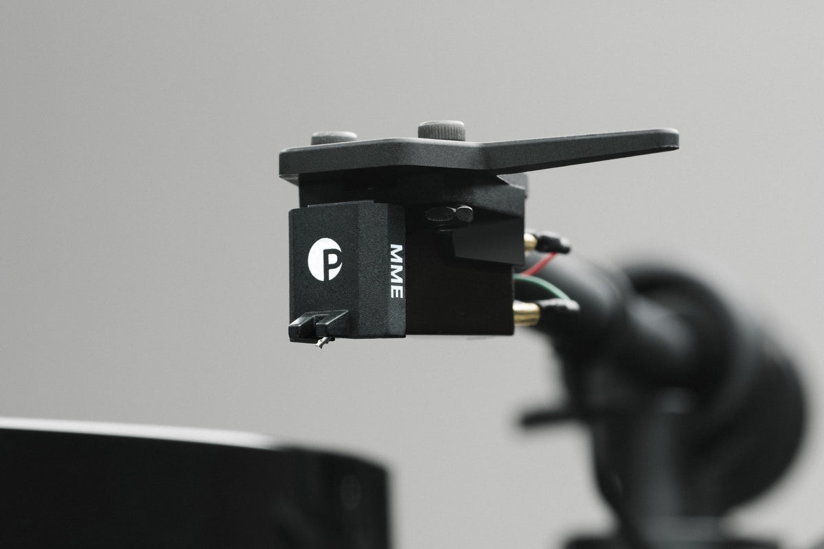 Pro-Ject E1 BT Turntable with Pick It MM E Cartridge